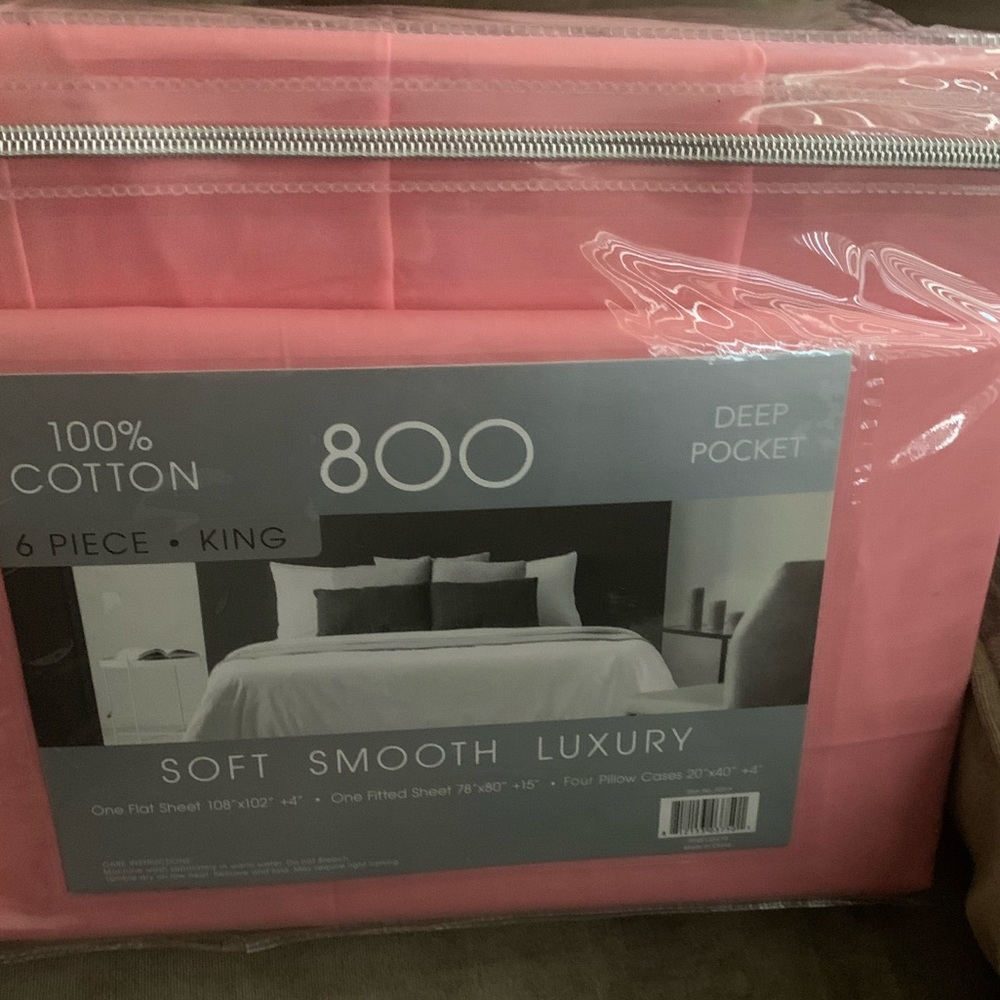 King sized flat sheet and fitted sheet four pillow cases and deep pockets
